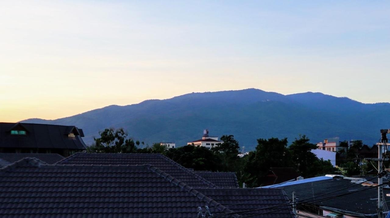 Modern Townhome At The Old City Chiang Mai Exterior photo