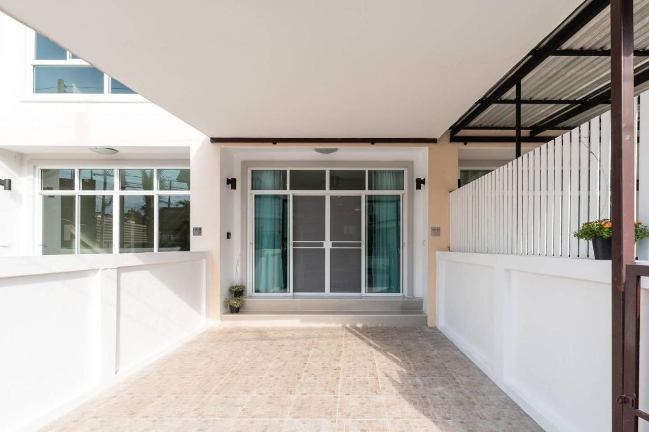 Modern Townhome At The Old City Chiang Mai Exterior photo